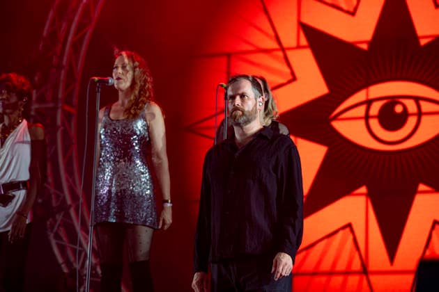 CELEBRITES : Printemps de Perouges - Saint-Maurice-de-Remens (01) France - 24 06 2026 Chris Barnes et Lorelei McBroom, Emily Lynn, Lara Smiles du groupe The Australian Pink Floyd Show se produisent sur la scene du festival Printemps de PÃ rouges au chÃ¢teau de Saint-Maurice-de-RÃ mens (01 - France-) le 24 06 2026. Photo Sandrine Thesillat PsNewZ  Copyright: xSandrinexTHESILLATx