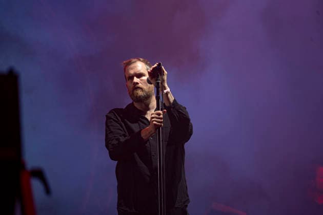 CELEBRITES : Printemps de Perouges - Saint-Maurice-de-Remens (01) France - 24 06 2026 Chris Barnes du groupe The Australian Pink Floyd Show se produit sur la scene du festival Printemps de PÃ rouges au chÃ¢teau de Saint-Maurice-de-RÃ mens (01 - France-) le 24 06 2026. Photo Sandrine Thesillat PsNewZ  Copyright: xSandrinexTHESILLATx