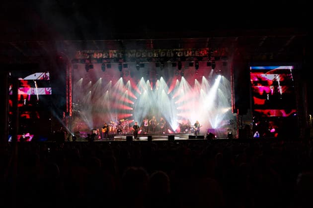 CELEBRITES : Printemps de Perouges - Saint-Maurice-de-Remens (01) France - 24 06 2026 Luc Ledy-Lepine, Paul Bonney, Ricky Howard, Chris Barnes, Lorelei McBroom, Alex Francois, Emily Lynn, Lara Smiles du groupe The Australian Pink Floyd Show se produisent sur la scene du festival Printemps de PÃ rouges au chÃ¢teau de Saint-Maurice-de-RÃ mens (01 - France-) le 24 06 2026. Photo Sandrine Thesillat PsNewZ  Copyright: xSandrinexTHESILLATx
