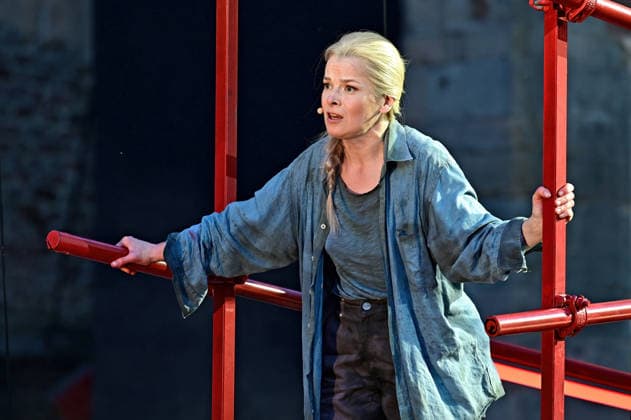 Bad Hersfelder Festspiele - Parzival . Schauspielerin Varia Linnea Sjöström während der Fotoprobe zur Inszenierung Parzival im Rahmen der Bad Hersfelder Festspiele am 24.06.2026 in der Stiftsruine Bad Hersfeld. 20260624MWI129795 *** Bad Hersfeld Festival: Parzival – Actress Varia Linnea Sjöström during the photo shoot for the production of Parzival as part of the Bad Hersfeld Festival on June 24, 2026, at the Stiftsruine in Bad Hersfeld 20260624MWI129795