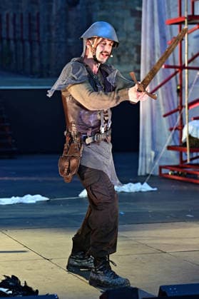 Bad Hersfelder Festspiele - Parzival . Schauspieler Enrico Riethmüller während der Fotoprobe zur Inszenierung Parzival im Rahmen der Bad Hersfelder Festspiele am 24.06.2026 in der Stiftsruine Bad Hersfeld. 20260624MWI129805 *** Bad Hersfeld Festival: Parzival Actor Enrico Riethmüller during the photo shoot for the production of Parzival as part of the Bad Hersfeld Festival on June 24, 2026, at the Bad Hersfeld Abbey Ruins 20260624MWI129805