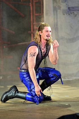 Bad Hersfelder Festspiele - Parzival . Schauspieler Enrico Riethmüller während der Fotoprobe zur Inszenierung Parzival im Rahmen der Bad Hersfelder Festspiele am 24.06.2026 in der Stiftsruine Bad Hersfeld. 20260624MWI129871 *** Bad Hersfeld Festival: Parzival Actor Enrico Riethmüller during the photo shoot for the production of Parzival as part of the Bad Hersfeld Festival on June 24, 2026, at the Bad Hersfeld Abbey Ruins 20260624MWI129871