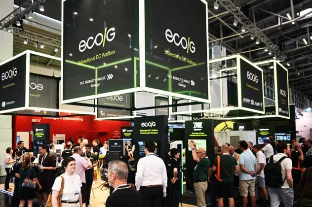 Die Intersolar Europe findet bis Donnerstag, den 25. Juni 2026 auf der Messe München statt. Sie ist die weltweit führende Fachmesse für die Solarwirtschaft und der grösste Teil von The smarter E Europe, Europas grösster Messeallianz für die Energiewirtschaft. Foto: Messestand eco G - the mobility house. The Mobility House ist ein 2009 gegründetes, international agierendes Technologieunternehmen, das sich auf intelligente Lade- und Energielösungen spezialisiert hat, um Fahrzeugbatterien von Elektroautos effizient in das Stromnetz zu integrieren. *** Intersolar Europe will take place at the Munich Trade Fair Center through Thursday, June 25, 2026. It is the world’s leading trade fair for the solar industry and the largest component o