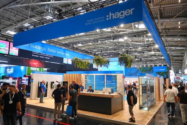 Die Intersolar Europe findet bis Donnerstag, den 25. Juni 2026 auf der Messe München statt. Sie ist die weltweit führende Fachmesse für die Solarwirtschaft und der grösste Teil von The smarter E Europe, Europas grösster Messeallianz für die Energiewirtschaft. Foto: Messestand Hager Group und Hager SE aus Blieskastel *** Intersolar Europe will take place at the Munich Trade Fair Center through Thursday, June 25, 2026. It is the world’s leading trade fair for the solar industry and the largest component of The smarter E Europe, Europe’s largest trade fair alliance for the energy industry. Photo: Hager Group and Hager SE booth from Blieskastel