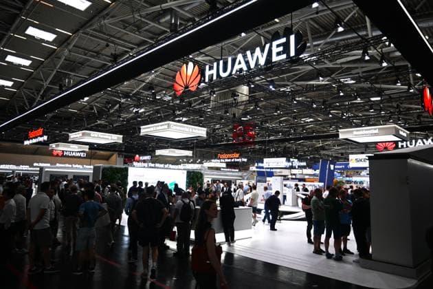 Die Intersolar Europe findet bis Donnerstag, den 25. Juni 2026 auf der Messe München statt. Sie ist die weltweit führende Fachmesse für die Solarwirtschaft und der grösste Teil von The smarter E Europe, Europas grösster Messeallianz für die Energiewirtschaft. Foto: Messestand Huawei. Huawei ist ein 1987 von Ren Zhengfei gegründeter Telekommunikationsausrüster und Hardwarehersteller mit Sitz in Shenzhen, einer Sonderwirtschaftszone in China. 2018 gehörte das Unternehmen auch zu den grössten Herstellern von Wechselrichtern. *** Intersolar Europe will take place at the Munich Trade Fair Center through Thursday, June 25, 2026. It is the world’s leading trade fair for the solar industry and the largest component of The smarter E Europ