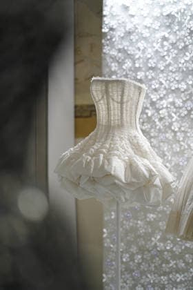 Illustration: Azzedine Alaïa and Christian Dior: Two Masters of Haute Couture Exhibition at the Azzedine Alaïa Foundation in Paris on June 24, 2026 Anne Sophie Guebey Bestimage Exhibition: Azzedine Alaïa and Christian Dior—Two Masters of Haute Couture at the Azzedine Alaïa Foundation in Paris, Paris, France  Copyright: xAnne-SophiexGuebeyx xBestimagexAnne-SophiexGuebeyx xBestimagex