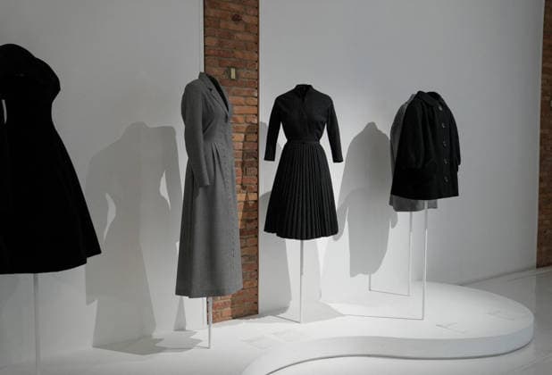 Illustration: Azzedine Alaïa and Christian Dior: Two Masters of Haute Couture Exhibition at the Azzedine Alaïa Foundation in Paris on June 24, 2026 Anne Sophie Guebey Bestimage Exhibition Azzedine Alaïa and Christian Dior: Two Masters of Haute Couture at the Azzedine Alaïa Foundation in Paris, Paris, France  Copyright: xAnne-SophiexGuebeyx xBestimagexAnne-SophiexGuebeyx xBestimagex