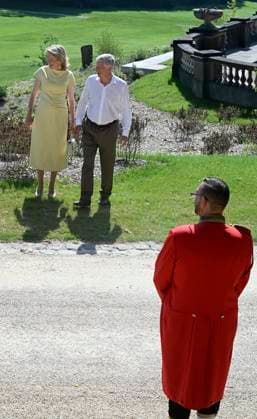 State Visit of the Emperor and the Empress of Japan to Belgium BRUSSELS, BELGIUM - JUNE 25 : King Philippe - Filip of Belgium and Queen Mathilde of Belgium bid farewell near the Serres du Congo to Emperor Naruhito and Empress Masako of Japan during their state visit to Belgium on June 25, 2026 in Brussels, Belgium. ( Brussels Belgium  Copyright: xBertxVanxDenxBrouckex
