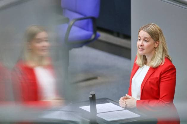 Berlin, Deutschland, 25.06.2026: Deutscher Bundestag: 86. Bundestagssitzung: Bundesministerin für Wohnen, Stadtentwicklung und Bauwesen Verena Hubertz (SPD) *** Berlin, Germany, June 25, 2026 German Bundestag 86th Session of the Bundestag Federal Minister for Housing, Urban Development, and Construction Verena Hubertz SPD Copyright: xdtsxNachrichtenagenturx dts_124985