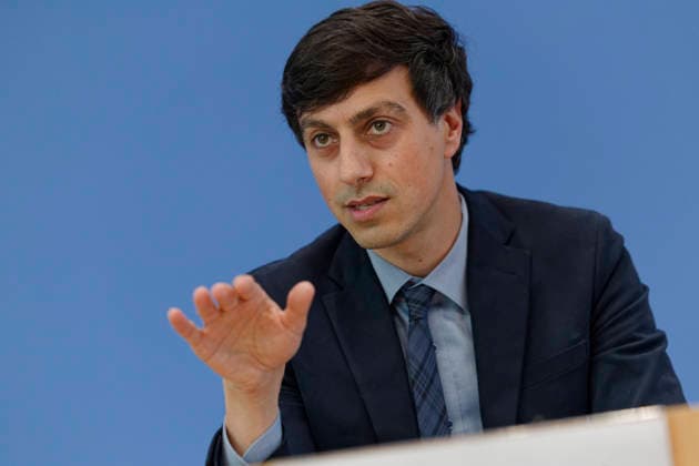 Gutachten bejaht AfD-Verfassungswidrigkeit 2026-06-25 Deutschland, Berlin Bundespressekonferenz: Die Gesellschaft für Freiheitsrechte (GFF) stellt ihr Rechtsgutachten zu einer möglichen Verfassungswidrigkeit der AfD vor. Im Bild: Dr. iur. Bijan Moini, Legal Director der GFF und Projektleiter des Gutachtens. *** Legal Opinion Affirms AfD’s Unconstitutionality June 25, 2026, Germany, Berlin, Federal Press Conference: The Society for Civil Liberties (GFF) presents its legal opinion on the possible unconstitutionality of the AfD. Pictured: Dr. iur. Bijan Moini, Legal Director of the GFF and project leader for the legal opinion