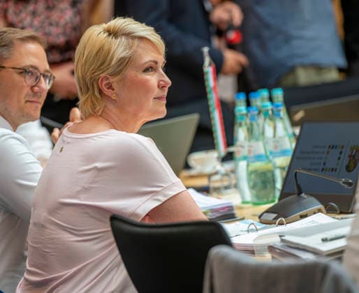 Manuela Schwesig EUR, Deutschland, Berlin, 25.06.2026: Manuela Schwesig (SPD) Ministerpräsidentin des Landes Mecklenburg Vorpommern. Konferenz der Regierungschefinnen und Regierungschef der Länder im Bundesrat. Unter Vorsitz des Ministerpräsidenten Gordon Schnieder (CDU). *** Manuela Schwesig (EUR), Germany, Berlin, June 25, 2026 Manuela Schwesig (SPD), Minister-President of the State of Mecklenburg-Western Pomerania Conference of State Ministers-Presidents in the Bundesrat Chaired by Minister-President Gordon Schnieder (CDU)