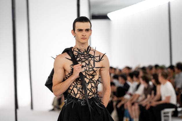 PFW - Issey Miyake - Runway A model presents a creation by IM Issey Miyake Men Miyake Design Studio team as part of their Menswear Spring-Summer 2027 collection show for fashion house Issey Miyake during Men s Fashion Week in Paris, France, June 25, 2026. Photo by Alexis Jumeau ABACAPRESS.COM Paris France  Copyright: xJumeauxAlexis ABACAx