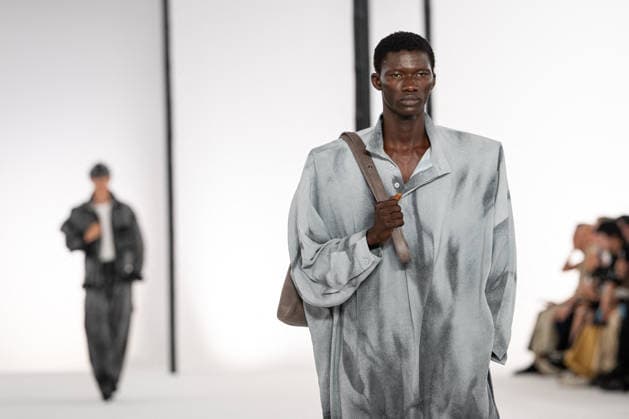 PFW - Issey Miyake - Runway A model presents a creation by IM Issey Miyake Men Miyake Design Studio team as part of their Menswear Spring-Summer 2027 collection show for fashion house Issey Miyake during Men s Fashion Week in Paris, France, June 25, 2026. Photo by Alexis Jumeau ABACAPRESS.COM Paris France  Copyright: xJumeauxAlexis ABACAx