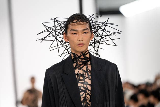 PFW - Issey Miyake - Runway A model presents a creation by IM Issey Miyake Men Miyake Design Studio team as part of their Menswear Spring-Summer 2027 collection show for fashion house Issey Miyake during Men s Fashion Week in Paris, France, June 25, 2026. Photo by Alexis Jumeau ABACAPRESS.COM Paris France  Copyright: xJumeauxAlexis ABACAx