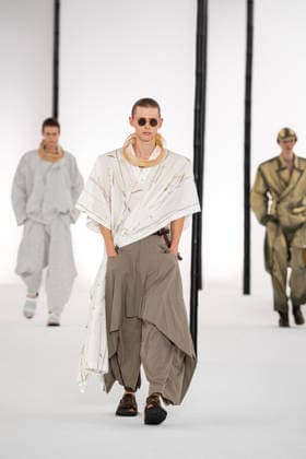 PFW - Issey Miyake - Runway A model presents a creation by IM Issey Miyake Men Miyake Design Studio team as part of their Menswear Spring-Summer 2027 collection show for fashion house Issey Miyake during Men s Fashion Week in Paris, France, June 25, 2026. Photo by Alexis Jumeau ABACAPRESS.COM Paris France  Copyright: xJumeauxAlexis ABACAx