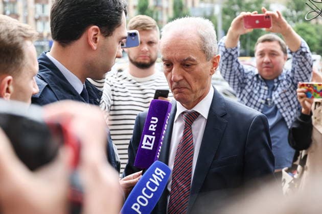 RUSSIA, MOSCOW - JUNE 25, 2026: Romania s Ambassador to Russia Cristian Istrate (2nd R) arrives at the offices of Russia s Ministry of Foreign Affairs. Sergei Bulkin TASS  94259147