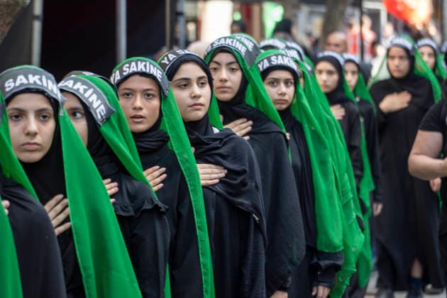 June 25, 2026, Istanbul, Istanbul, Turkey: Shi ite Muslims gather for Ashura commemorations at and around Zeynebiye Mosque in the Halkali neighborhood of Istanbul, Turkey. Thousands of members of the Ja fari community participated in mourning ceremonies marking the martyrdom of Imam Hussein and his companions at the Battle of Karbala. The event included prayers, elegies, religious rituals, and processions commemorating one of the most significant observances in the Islamic calendar. Istanbul Turkey  - ZUMAt171 20260625_zip_t171_005 Copyright: xAbdullahxTepelix