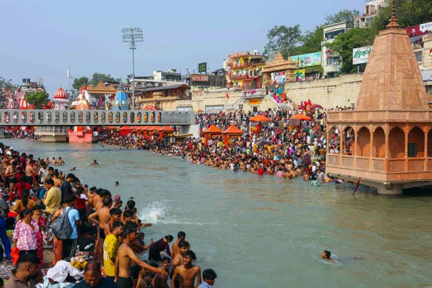 Devotees take a holy dip at Hari Ki Pauri on the occasion of Nirjala Ekadashi Haridwar, Jun 25 (ANI): Devotees take a holy dip at Hari Ki Pauri on the occasion of Nirjala Ekadashi, in Haridwar on Thursday. Haridwar Uttarakhand India Copyright: xANIx ANI_20260625040