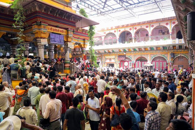 Bhim Agiyaras 2026 in UP s Mathura Mathura, Jun 25 (ANI): Devotees throng to offer prayers at the Dwarkadhish Temple on Bhim Agiyaras (also called Nirjala Ekadashi or Bhimseni Ekadashi), in Mathura on Thursday. Mathura Uttar Pradesh India Copyright: xANIx ANI_20260625065