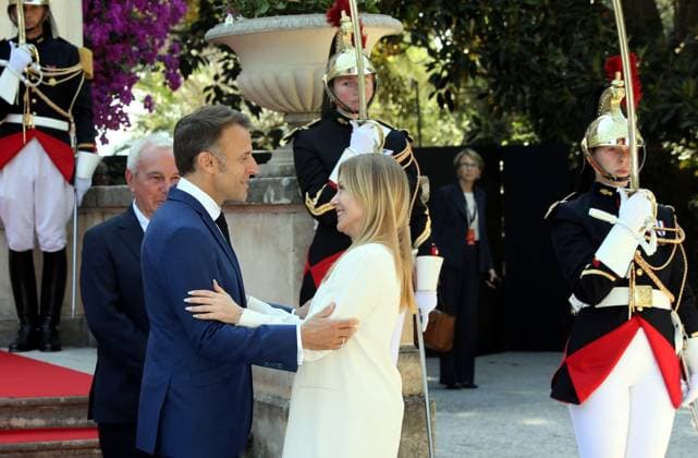 French-Italian Summit in Antibes PHOTOPQR NICE MATIN Patrice Lapoirie Antibes June 25, 2026 Antibes Emmanuel Macron welcomes Giorgia Meloni for a French-Italian summit June 25, 2026 Antibes Emmanuel Macron welcomes Giorgia Meloni for a French-Italian summit in Antibes, France  Copyright: xPHOTOPQR NICExMATIN MAXPPPxPatricexLapoiriex 20260625NIM1510 20260625NIM1510