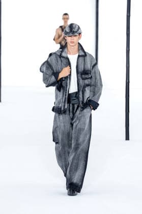 Issey Miyake Ready-to-Wear Men’s Spring Summer 2027 Fashion Show during Paris Fashion Week at the Césure Cultural Center in Paris, France, on June 24, 2026 Bestimage Runway during the Issey Miyake Men’s Spring Summer 2027 fashion show as part of Paris Fashion Week on June 24, 2026 in Paris, France Paris France  Copyright: xAgencex xBestimagexAgencex xBestimagex
