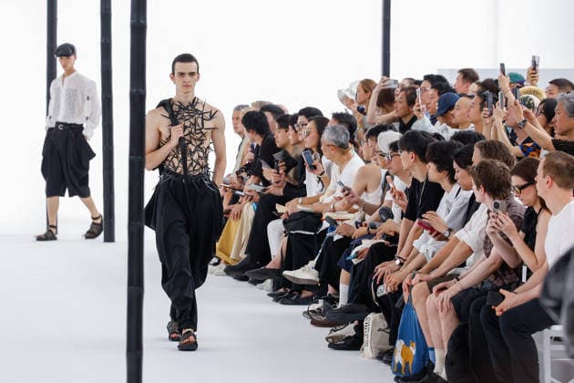 Issey Miyake Ready-to-Wear Men’s Spring Summer 2027 Fashion Show during Paris Fashion Week at the Césure Cultural Center in Paris, France, on June 24, 2026 Bestimage Runway during the Issey Miyake Men’s Spring Summer 2027 fashion show as part of Paris Fashion Week on June 24, 2026 in Paris, France Paris France  Copyright: xAgencex xBestimagexAgencex xBestimagex