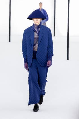 Issey Miyake Ready-to-Wear Men’s Spring Summer 2027 Fashion Show during Paris Fashion Week at the Césure Cultural Center in Paris, France, on June 24, 2026 Bestimage Runway during the Issey Miyake Men’s Spring Summer 2027 fashion show as part of Paris Fashion Week on June 24, 2026 in Paris, France Paris France  Copyright: xAgencex xBestimagexAgencex xBestimagex