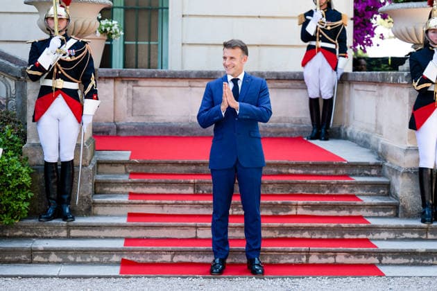 Emmanuel Macron welcomes Giorgia Meloni to Villa Eilenroc for an in-depth discussion during the 36th Franco-Italian Summit in Antibes, France, on June 25, 2026. Laurent Coust, Pool Bestimage, Antibes, France  Copyright: xLaurentxCoust Pool BestimagexLaurentxCoust Pool Bestimagex