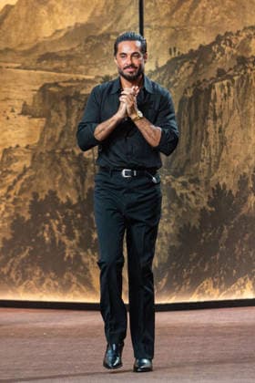 PFW Amiri Runway Menswear NB Designer Mike Amiri acknowledges the audience during the Amiri Menswear Spring Summer 2027 show as part of Paris Fashion Week on June 25, 2026 in Paris, France. Photo by Nasser Berzane ABACAPRESS.COM Paris France  Copyright: xBerzanexNasser ABACAx