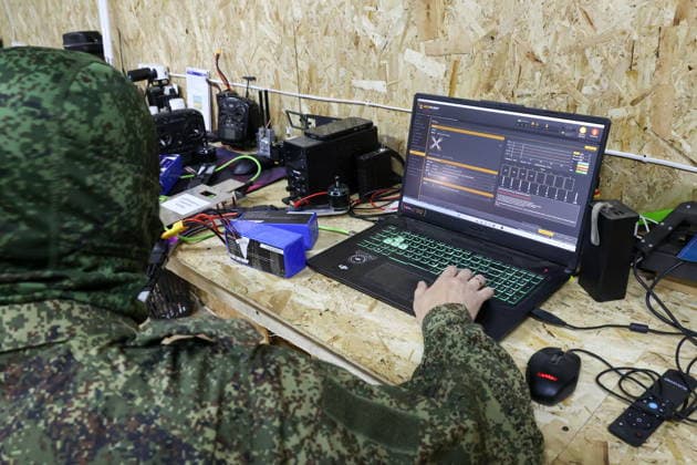 RUSSIA - JUNE 25, 2026: A serviceman of Russia s Zapad West Group of Forces is seen at an UAV production lab on the Zaporozhye front Russia  - ZUMAt113 20260625_zaa_t113_267 Copyright: xAlexanderxPolegenkox
