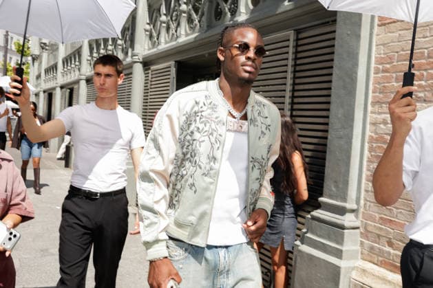 Guest at the Amiri Spring Summer 2027 Men’s Ready-to-Wear show at the Carreau du Temple during Paris Fashion Week (PFW), June 25, 2026 Tiphaine Lebely Bestimage Celebrities at the Amiri Spring Summer 2027 Men’s Ready-to-Wear show at the Carreau du Temple during Paris Fashion Week (PFW) in Paris, France  Copyright: xTiphainexLebelyx xBestimagexTiphainexLebelyx xBestimagex