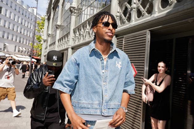 Guest at the Amiri Spring Summer 2027 Men’s Ready-to-Wear show at the Carreau du Temple during Paris Fashion Week (PFW), June 25, 2026 Tiphaine Lebely Bestimage Celebrities at the Amiri Spring Summer 2027 Men’s Ready-to-Wear show at the Carreau du Temple during Paris Fashion Week (PFW) in Paris, France  Copyright: xTiphainexLebelyx xBestimagexTiphainexLebelyx xBestimagex