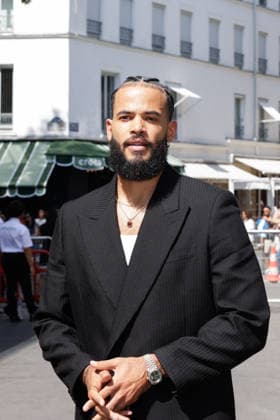 Desmond Scott at the Amiri Spring Summer 2027 Men’s Ready-to-Wear show at the Carreau du Temple during Paris Fashion Week (PFW), June 25, 2026 Tiphaine Lebely Bestimage Celebrities at the Amiri Spring Summer 2027 Men’s Ready-to-Wear show at the Carreau du Temple during Paris Fashion Week (PFW) in Paris, France  Copyright: xTiphainexLebelyx xBestimagexTiphainexLebelyx xBestimagex