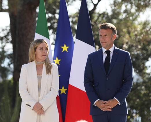 Franco-Italian Summit in Antibes PHOTOPQR NICE MATIN Patrice Lapoirie Antibes June 25, 2026 Antibes Emmanuel Macron welcomes Giorgia Meloni for a Franco-Italian summit June 25, 2026 Antibes Emmanuel Macron and Giorgia Meloni attend a Franco-Italian summit in Antibes, Antibes, France  Copyright: xPHOTOPQR NICExMATIN MAXPPPxPatricexLapoiriex 20260625NIM1815 20260625NIM1815