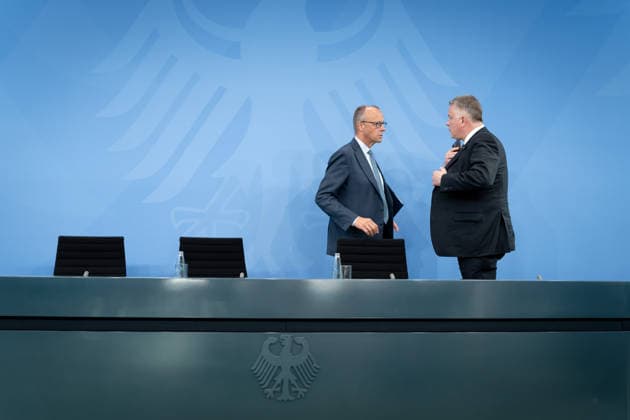 Sitzung, MPK, Berlin MPK, Berlin, Regierungschefinnen und Regierungschefs der Länder, Kanzleramt, Bundeskanzler, Friedrich Merz, Ministerpräsident, Gordon Schnieder Berlin Berlin GER *** Meeting, MPK, Berlin MPK, Berlin, Heads of State and Government of the federal states, Office of the Chancellor, Federal Chancellor, Friedrich Merz, Minister-President, Gordon Schnieder Berlin Berlin GER