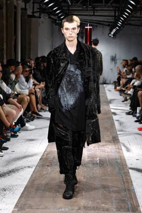 (260625) -- PARIS, June 25, 2026 -- Models present creations from the menswear Spring Summer 2027 collections by Yohji Yamamoto during the Men Paris Fashion Week, in Paris, France, on June 25, 2026. ( Handout via Xinhua) FRANCE-PARIS-MEN FASHION WEEK-YOHJI YAMAMOTO MeetEurope 