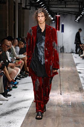 (260625) -- PARIS, June 25, 2026 -- A model presents a creation from the menswear Spring Summer 2027 collections by Yohji Yamamoto during the Men Paris Fashion Week, in Paris, France, on June 25, 2026. ( Handout via Xinhua) FRANCE-PARIS-MEN FASHION WEEK-YOHJI YAMAMOTO MeetEurope 