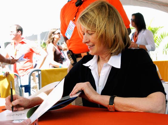 USA Food Network South Beach Wine & Food Festival Feb. 24, 2007 - Miami Beach, Florida, USA - Martha Stewart signs books for her fans at the sixth annual Food Network South Beach Wine & Food Festival on Saturday, Feb. 24, 2007 in Miami Beach, FL. The four-day festival brings together some of the world s greatest chefs, winemakers, spirits producers and culinary personalities to entertain patrons in high style and to educate palates with cooking demonstrations and wine seminars. Copyright: xBrianxCahnx