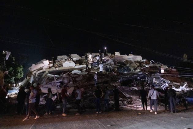 Death toll from Venezuela earthquakes rises to 235 LA GUAIRA, VENEZUELA - JUNE 26:Rescue teams continue searching the rubble of collapsed buildings for survivors following the devastating earthquake in Caraballeda, La Guaira, Venezula on June 26, 2026. The death toll in the back-to-back earthquakes that devastated Venezuela’s northern coast on Wednesday has risen to 235, with more than 4,300 others injured, Health Minister Carlos Alvarado confirmed Thursday. Diko Betancourt Anadolu La Guaira Venezuela. Editorial use only. Please get in touch for any other usage.  Copyright: x2026xAnadoluxDikoxBetancourtx