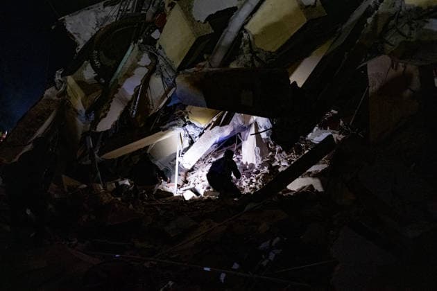 Death toll from Venezuela earthquakes rises to 235 LA GUAIRA, VENEZUELA - JUNE 26:Rescue teams continue searching the rubble of collapsed buildings for survivors following the devastating earthquake in Caraballeda, La Guaira, Venezula on June 26, 2026. The death toll in the back-to-back earthquakes that devastated Venezuela’s northern coast on Wednesday has risen to 235, with more than 4,300 others injured, Health Minister Carlos Alvarado confirmed Thursday. Diko Betancourt Anadolu La Guaira Venezuela. Editorial use only. Please get in touch for any other usage.  Copyright: x2026xAnadoluxDikoxBetancourtx