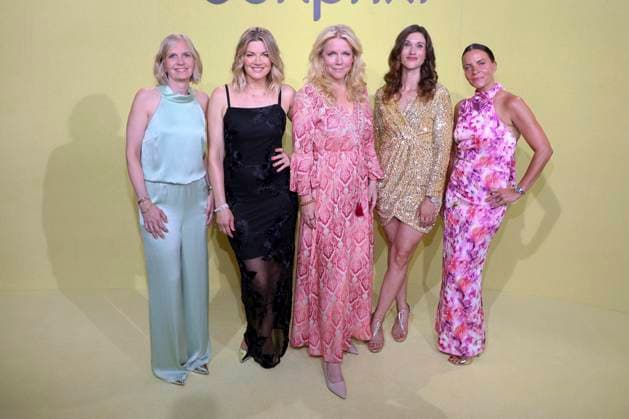 ABB BONPRIX- Carolin Klar, Nina Bott, Charlotte Karlinder, Janina Lin Otto, Julia Roentgen zu Gast bei 40 Jahre bonprix Jubiläumsparty im Curio Haus am 25.06.2026 in Hamburg Hamburg Deutschland *** ABB BONPRIX’s Carolin Klar, Nina Bott, Charlotte Karlinder, Janina Lin Otto, and Julia Roentgen attended the 40th anniversary party for bonprix at the Curio Haus on June 25, 2026, in Hamburg, Germany