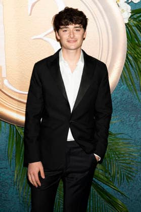 Noah Schnapp bei der Weltpremiere des Netflix-Films Enola Holmes 3 im Plaza Hotel. New York, 25.06.2026 *** Noah Schnapp at the world premiere of the Netflix film *Enola Holmes 3* at the Plaza Hotel in New York, June 25, 2026 Foto:xJ.xShorex xFuturexImagex holmes_6623