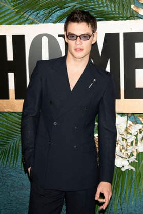 Louis Partridge bei der Weltpremiere des Netflix-Films Enola Holmes 3 im Plaza Hotel. New York, 25.06.2026 *** Louis Partridge at the world premiere of the Netflix film *Enola Holmes 3* at the Plaza Hotel in New York, June 25, 2026 Foto:xJ.xShorex xFuturexImagex holmes_6627