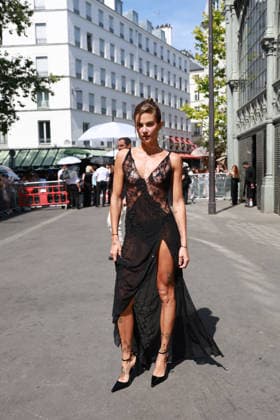 Clara Berry at the Amiri Men s Ready-to-Wear Spring Summer 2027 fashion show during Paris Fashion Week, June 25, 2026 Florian Lavielle Bestimage Celebrities at the Amiri Men’s Ready-to-Wear Spring Summer 2027 Collection fashion show during Paris Fashion Week on June 25, 2026, Paris, France  Copyright: xFlorianxLaviellex xBestimagexFlorianxLaviellex xBestimagex
