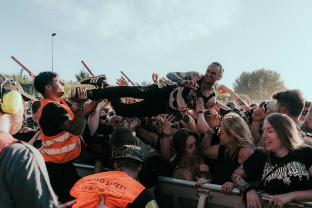 Kublai Khan TX live at Copenhell 2026 Copenhagen, Denmark. 25th, June 2026. Concert goers seen crowd surfing at a live concert with the American metalcore band Kublai Khan TX during the Danish heavy metal festival Copenhell 2026 in Copenhagen. Denmark, Copenhagen  Copyright: xGonzalesxPhoto MathiasxKristensenx