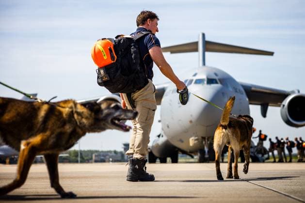 EINDHOVEN - A Dutch rescue team is departing from Eindhoven Air Base for Venezuela to provide aid following the earthquakes that struck the country. The Urban Search and Rescue team is heading there with 65 rescue workers, eight dogs, and equipment. ROB ENGELAAR ANP netherlands out - belgium out  Copyright: xx x562041000x originalFilename: 562041000.jpg