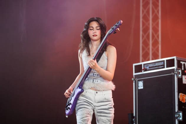 The Warning live at Tons of Rock 2026 Oslo, Norway. 25th, June 2026. The Mexican hard rock band The Warning performs a live concert during the Norwegian music festival Tons of Rock 2026 in Oslo. Here bass player and singer Alejandra Villarreal is seen live on stage. Norway, Oslo  Copyright: xGonzalesxPhoto KetilxMartinsenx