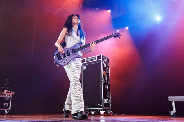 The Warning live at Tons of Rock 2026 Oslo, Norway. 25th, June 2026. The Mexican hard rock band The Warning performs a live concert during the Norwegian music festival Tons of Rock 2026 in Oslo. Here bass player and singer Alejandra Villarreal is seen live on stage. Norway, Oslo  Copyright: xGonzalesxPhoto KetilxMartinsenx
