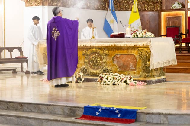 June 26, 2026, Buenos Aires, Buenos Aires, Argentina: Members of the Venezuelan community in Argentina attend a Mass to pray for the victims of the earthquake. Buenos Aires Argentina - ZUMAp265 20260626_zip_p265_002 Copyright: xDelfinaxCorberaxPix