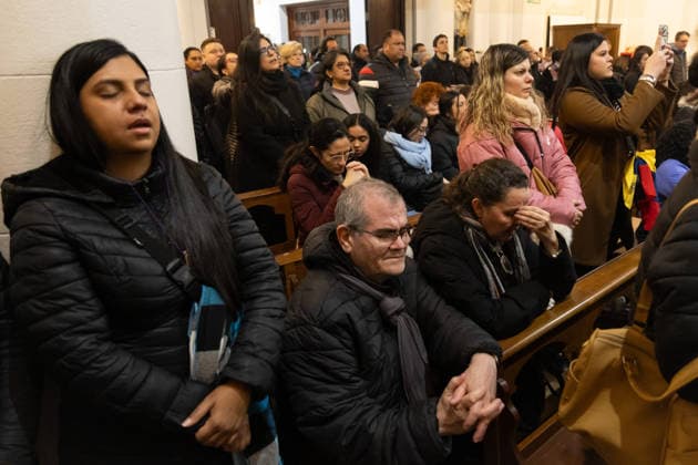 June 26, 2026, Buenos Aires, Buenos Aires, Argentina: Members of the Venezuelan community in Argentina attend a Mass to pray for the victims of the earthquake. Buenos Aires Argentina - ZUMAp265 20260626_zip_p265_005 Copyright: xDelfinaxCorberaxPix